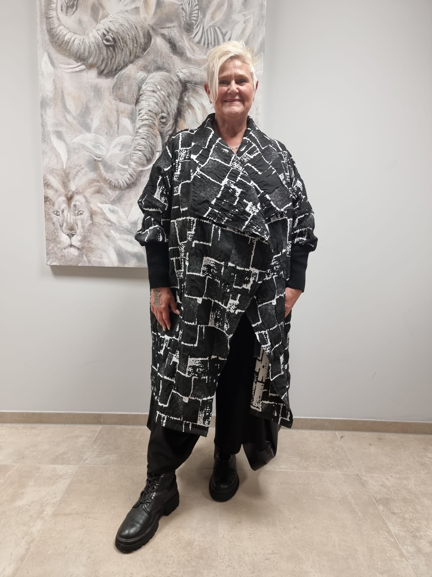 Mädchenglück Jacke Mantel Überwurf in 2 Größen bis Gr 64 in Schwarz Weiß