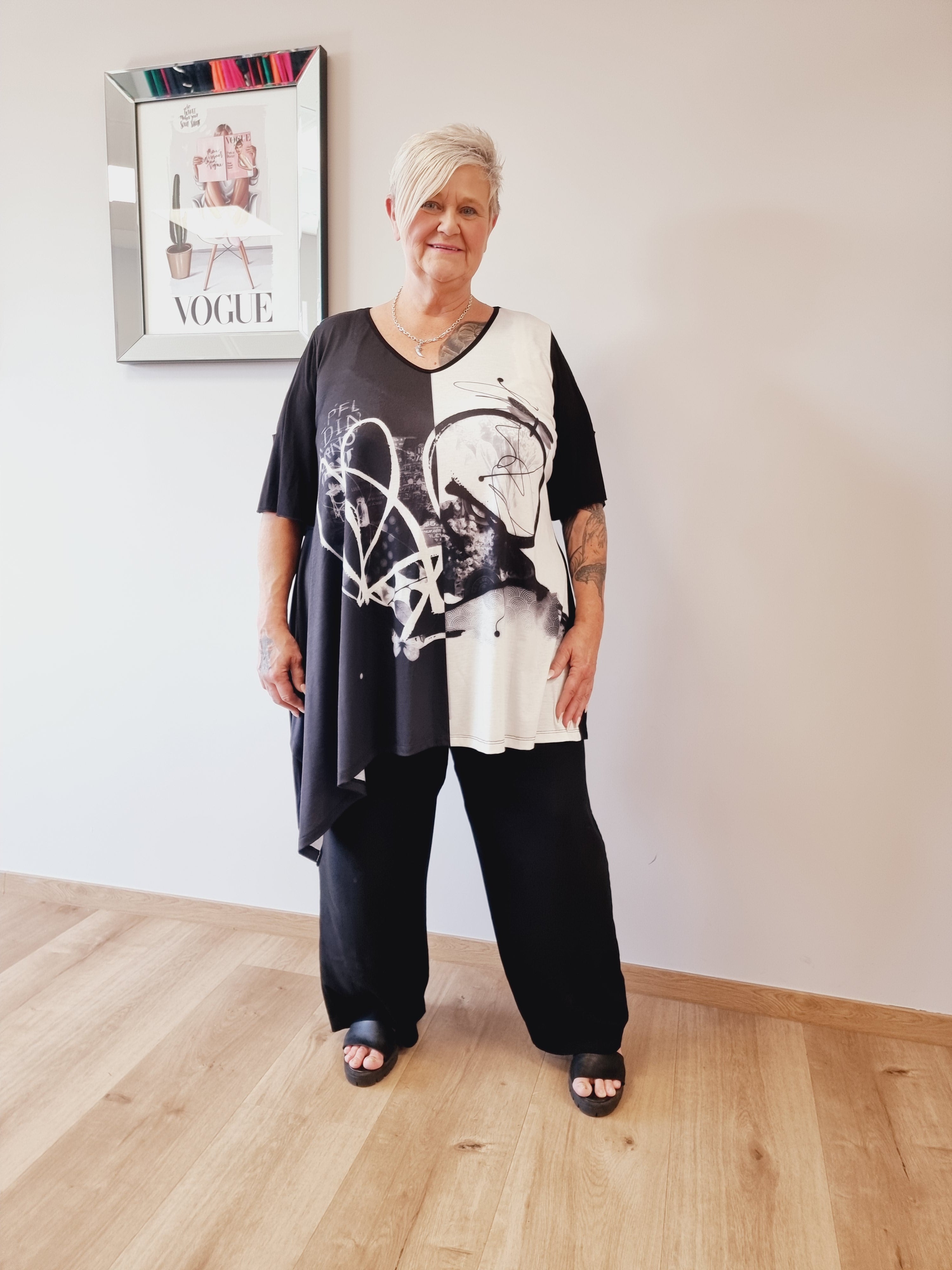 Tunika von CN-G mit Cutout in Schwarz Weiß bis Größe 60