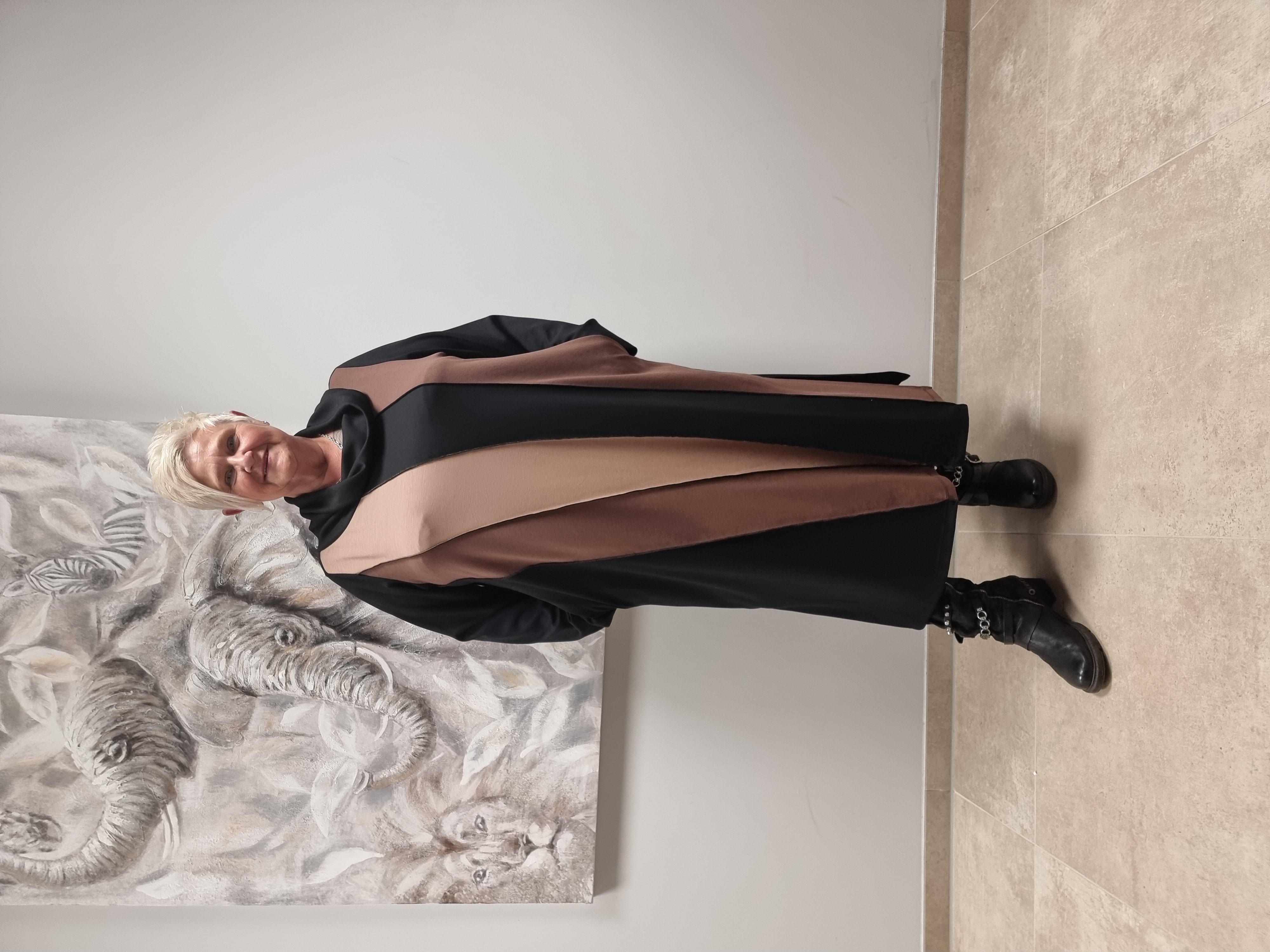 Kleid von CN-G in 4 Größen bis Größe 62 mit Overlock in Brauntönen