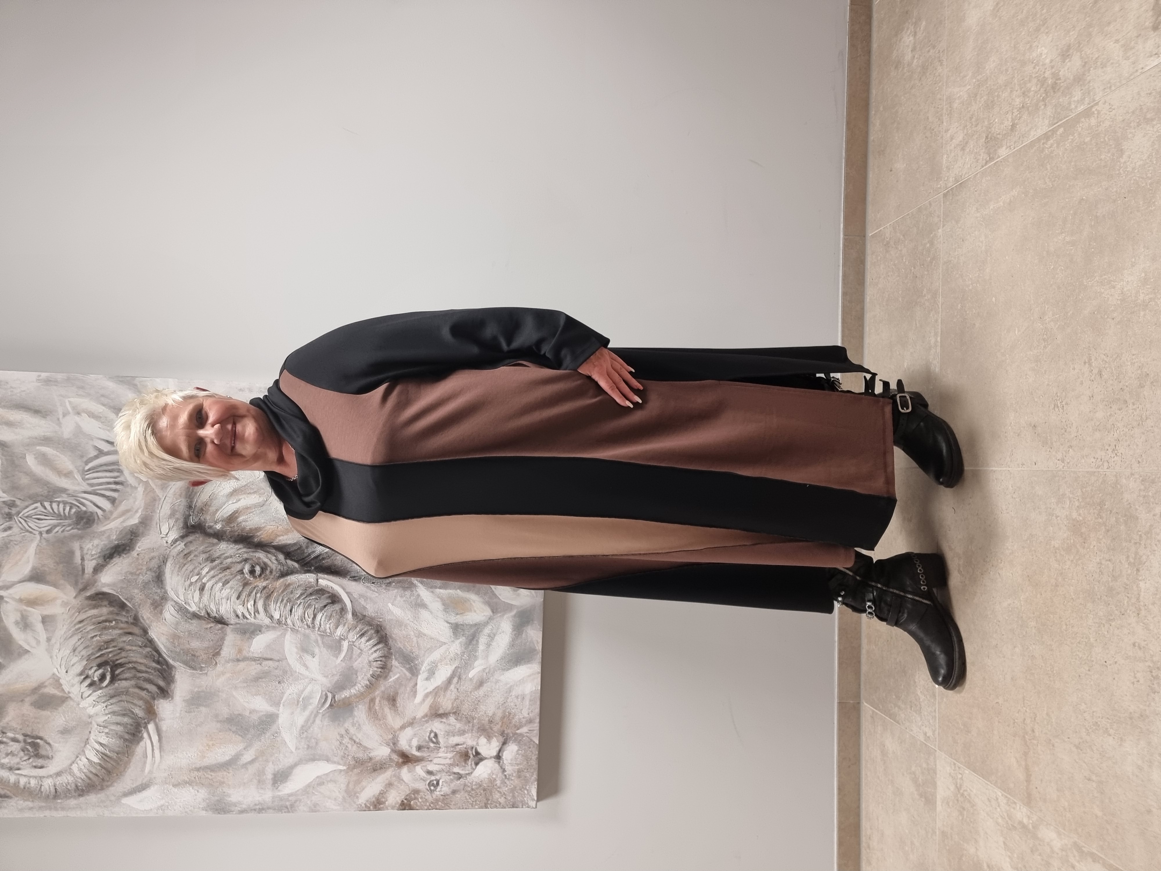Kleid von CN-G in 4 Größen bis Größe 62 mit Overlock in Brauntönen