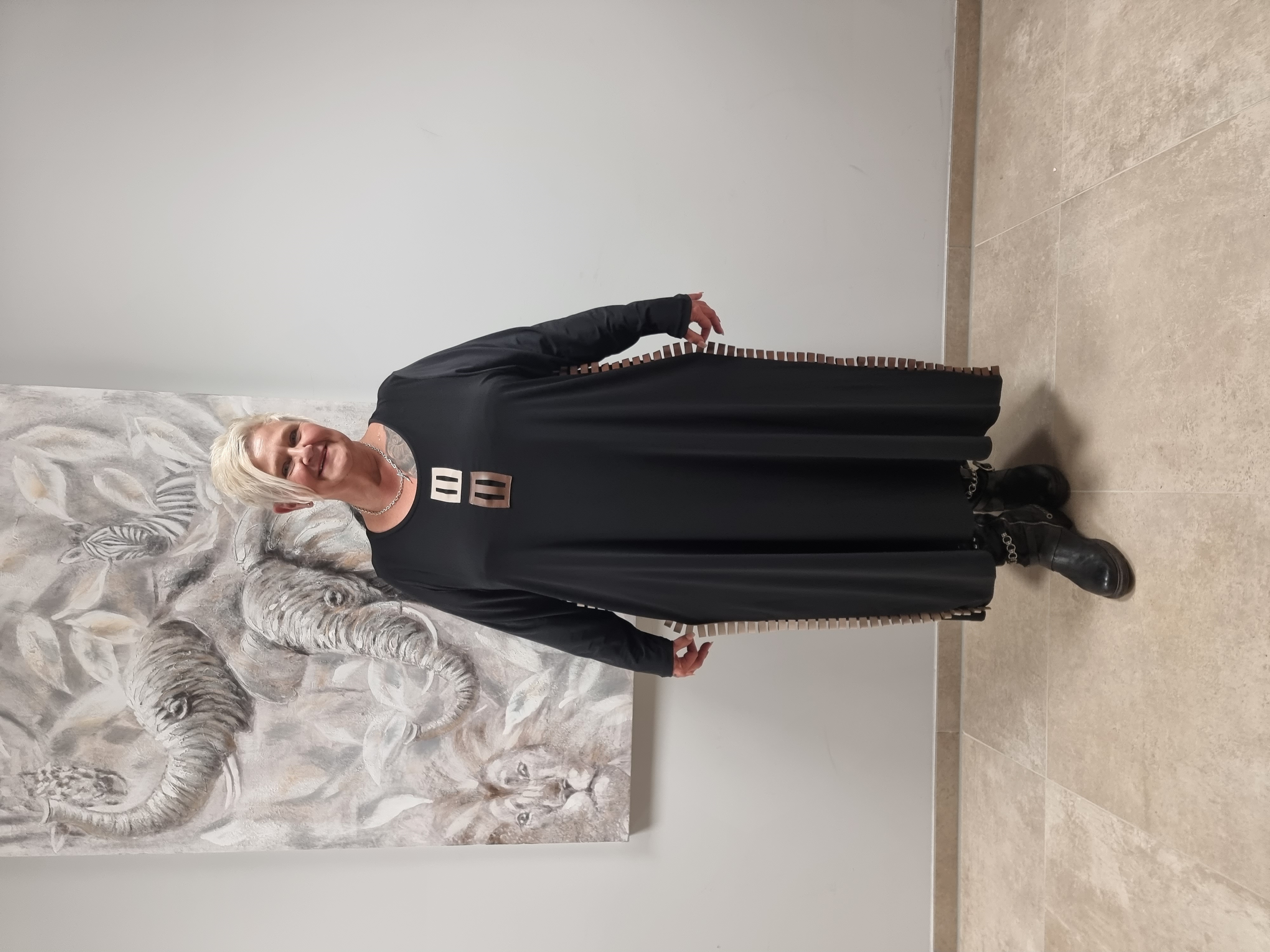 Kleid von CN-G in 4 Größen bis Größe 60/62 mit veganen Lederapplikationen in Brauntönen