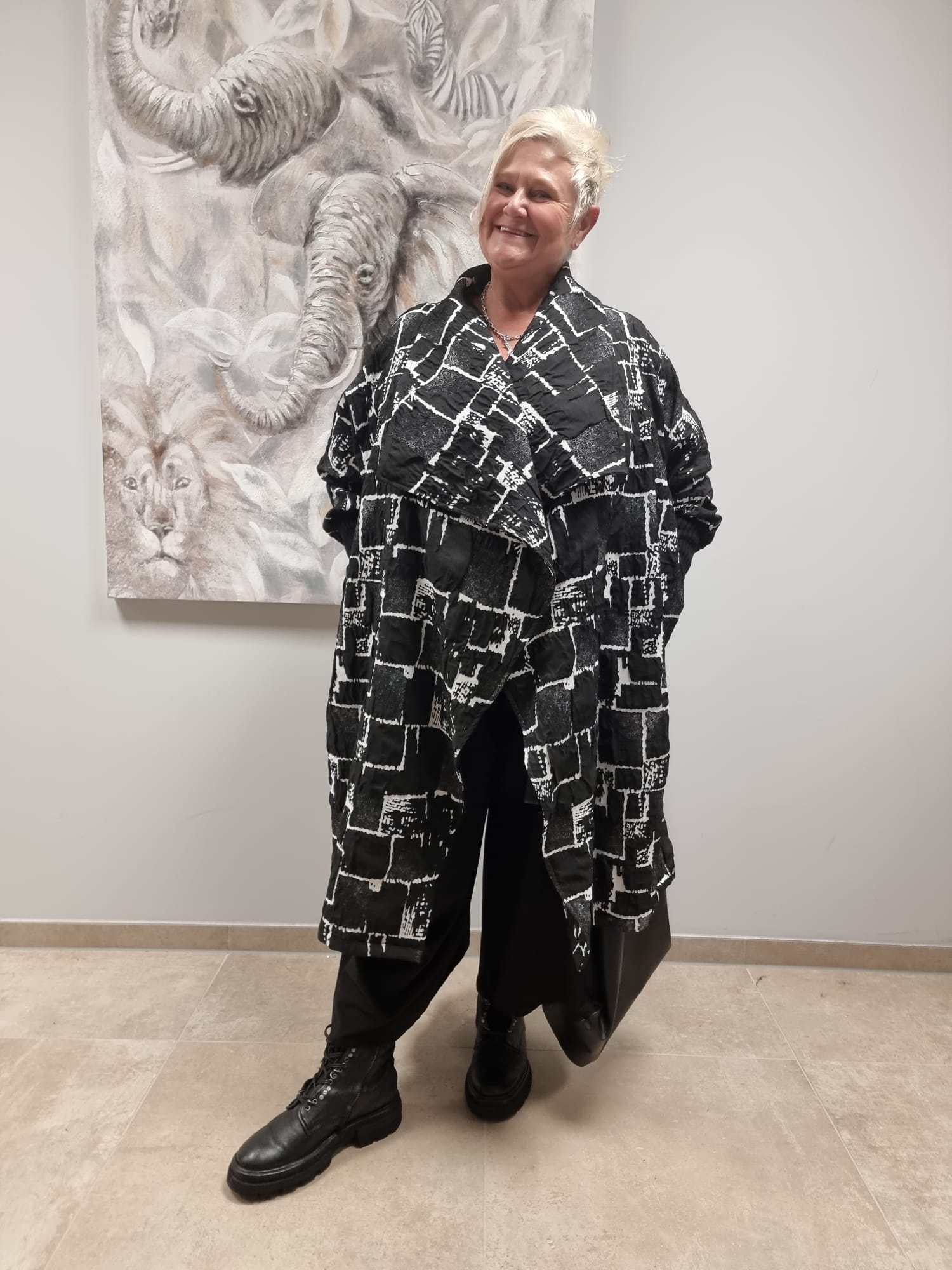 Mädchenglück Jacke Mantel Überwurf in 2 Größen bis Gr 64 in Schwarz Weiß