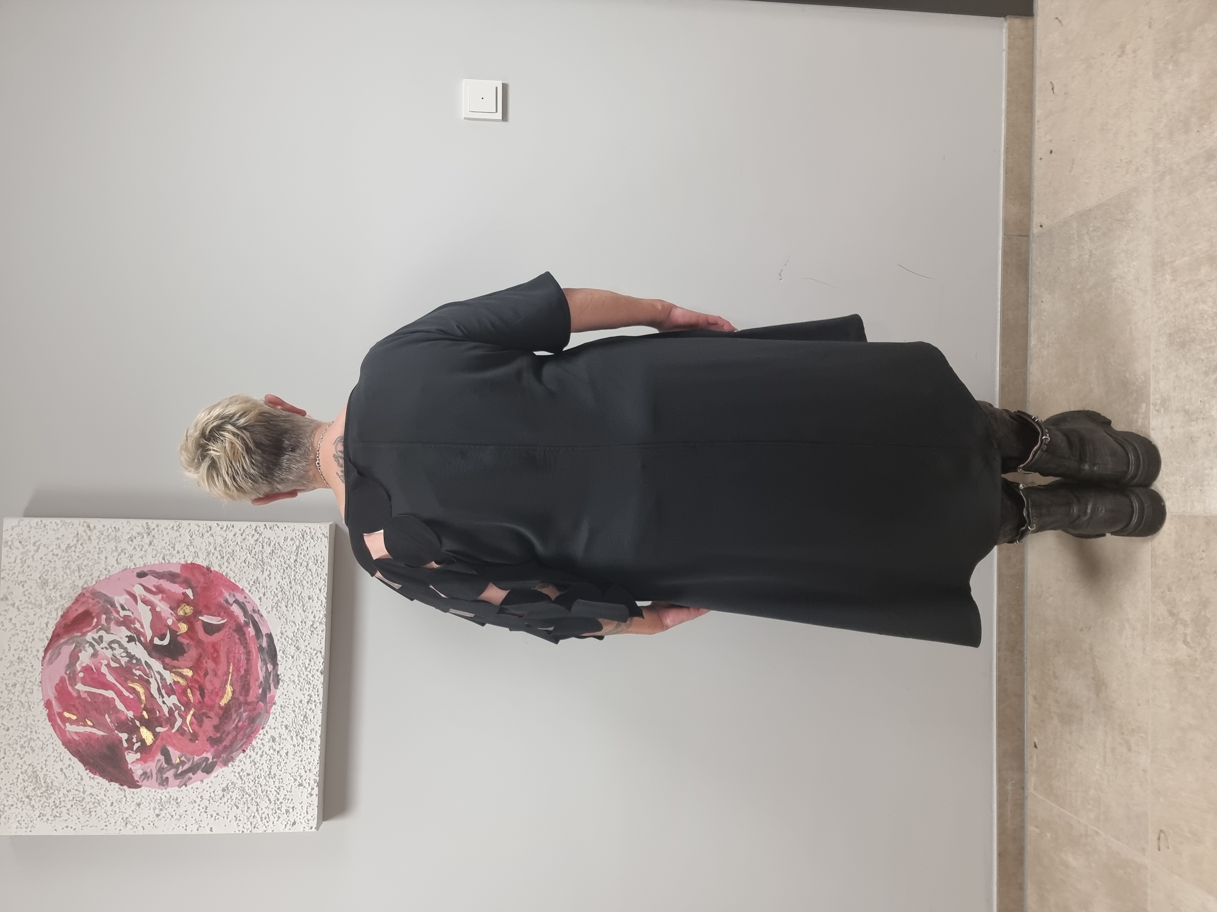 Kleid CN-G mit Cut Out am Ärmel Größe 38/40 - 54/56
