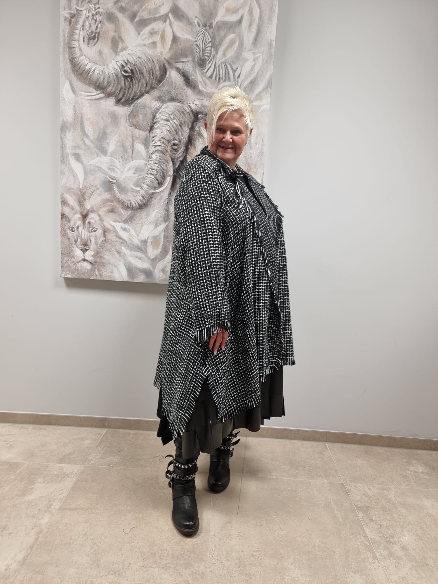 CN-G Jacke Mantel Überwurf in 3 Größen bis Gr 64 in Schwarz Weiß
