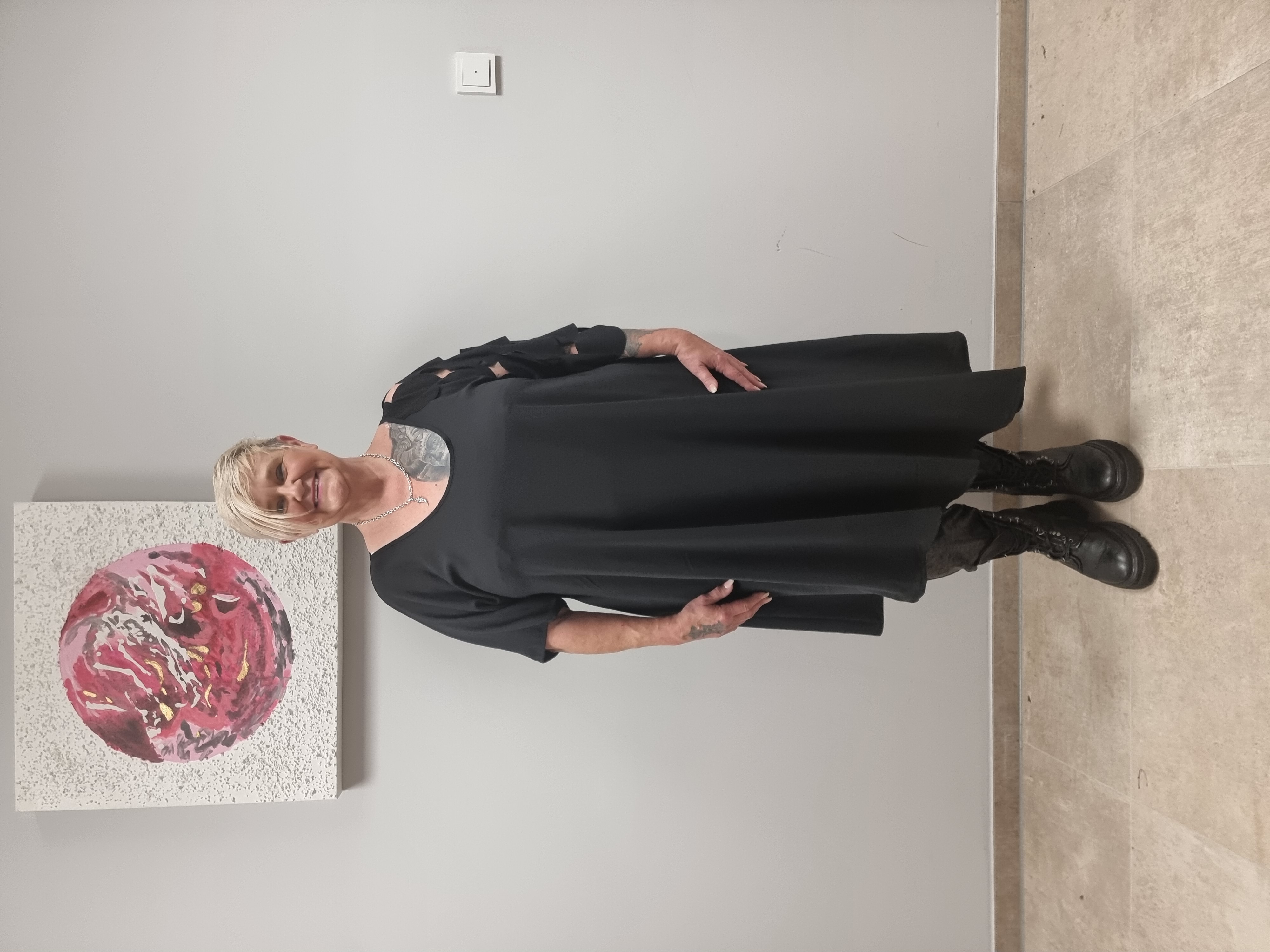 Kleid CN-G mit Cut Out am Ärmel Größe 38/40 - 54/56