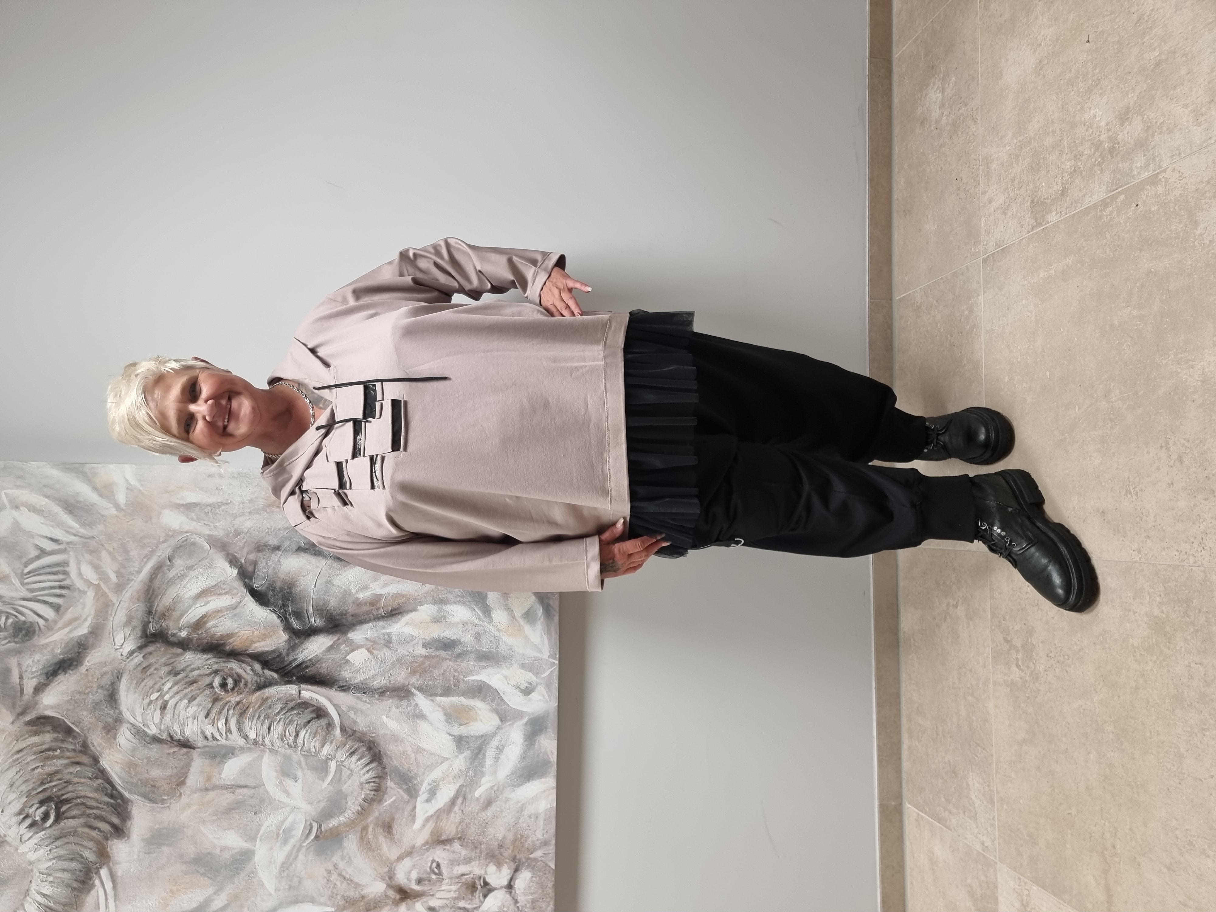 Hoodie mit Kapuze von CN-G in 4 Farben, 3 Größen bis Gr 58/60 mit Tülleinsätzen
