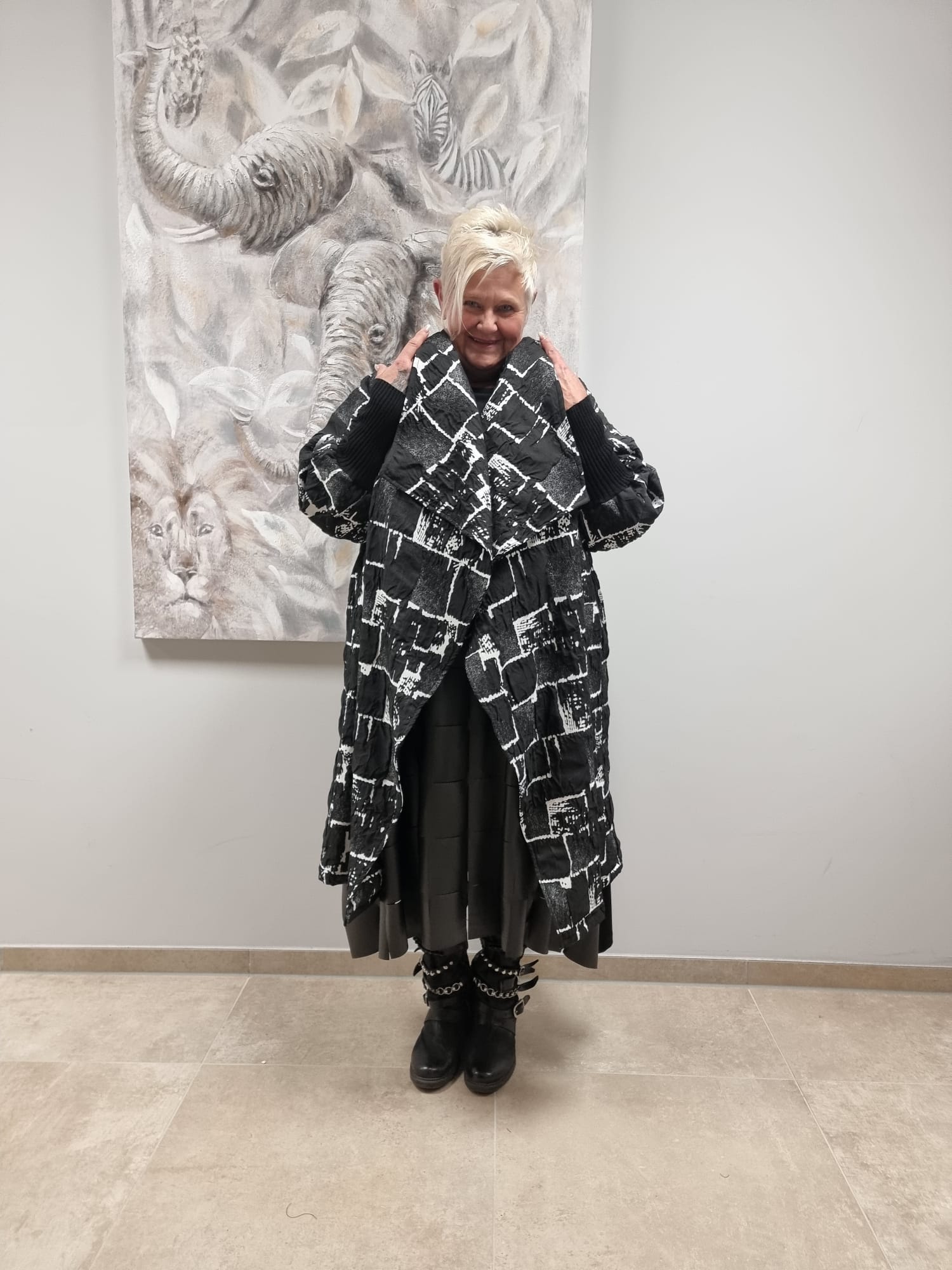 Mädchenglück Jacke Mantel Überwurf in 2 Größen bis Gr 64 in Schwarz Weiß