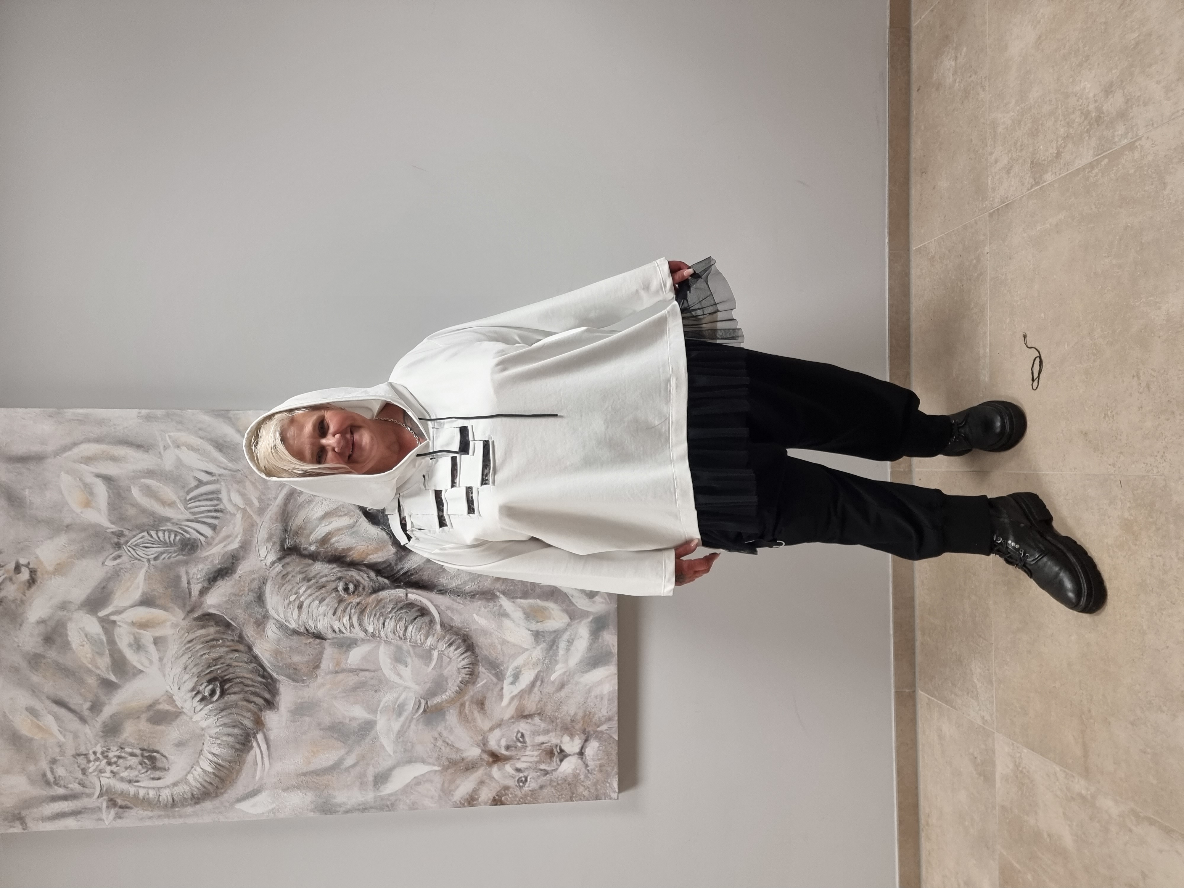Hoodie mit Kapuze von CN-G in 4 Farben, 3 Größen bis Gr 58/60 mit Tülleinsätzen