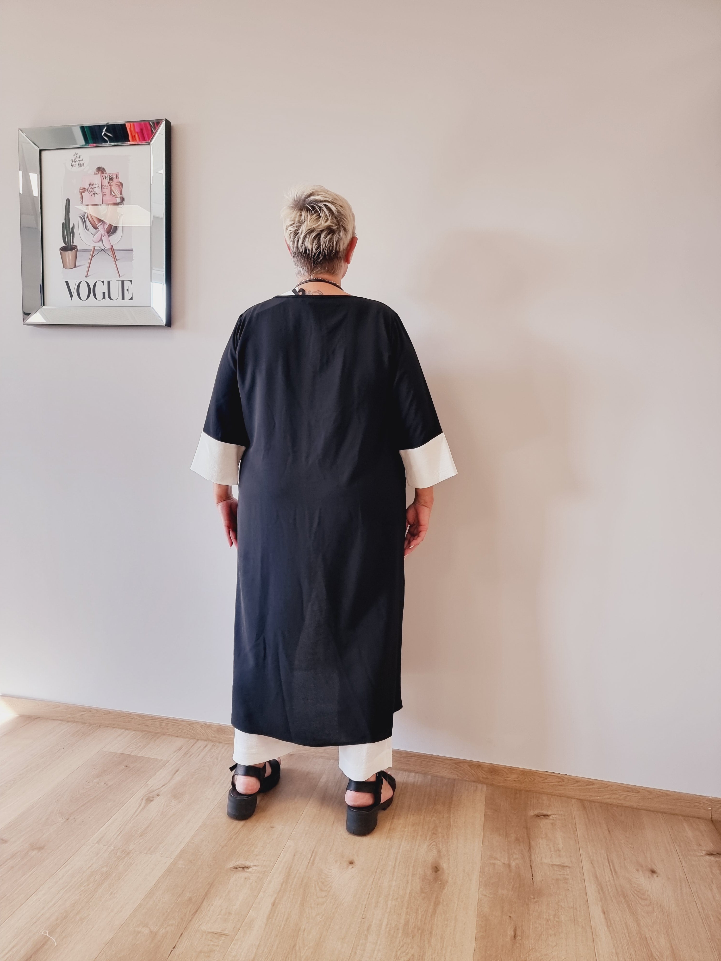 Zweiteiler von CN-G mit Hose und Longtunika in Schwarz Weiß