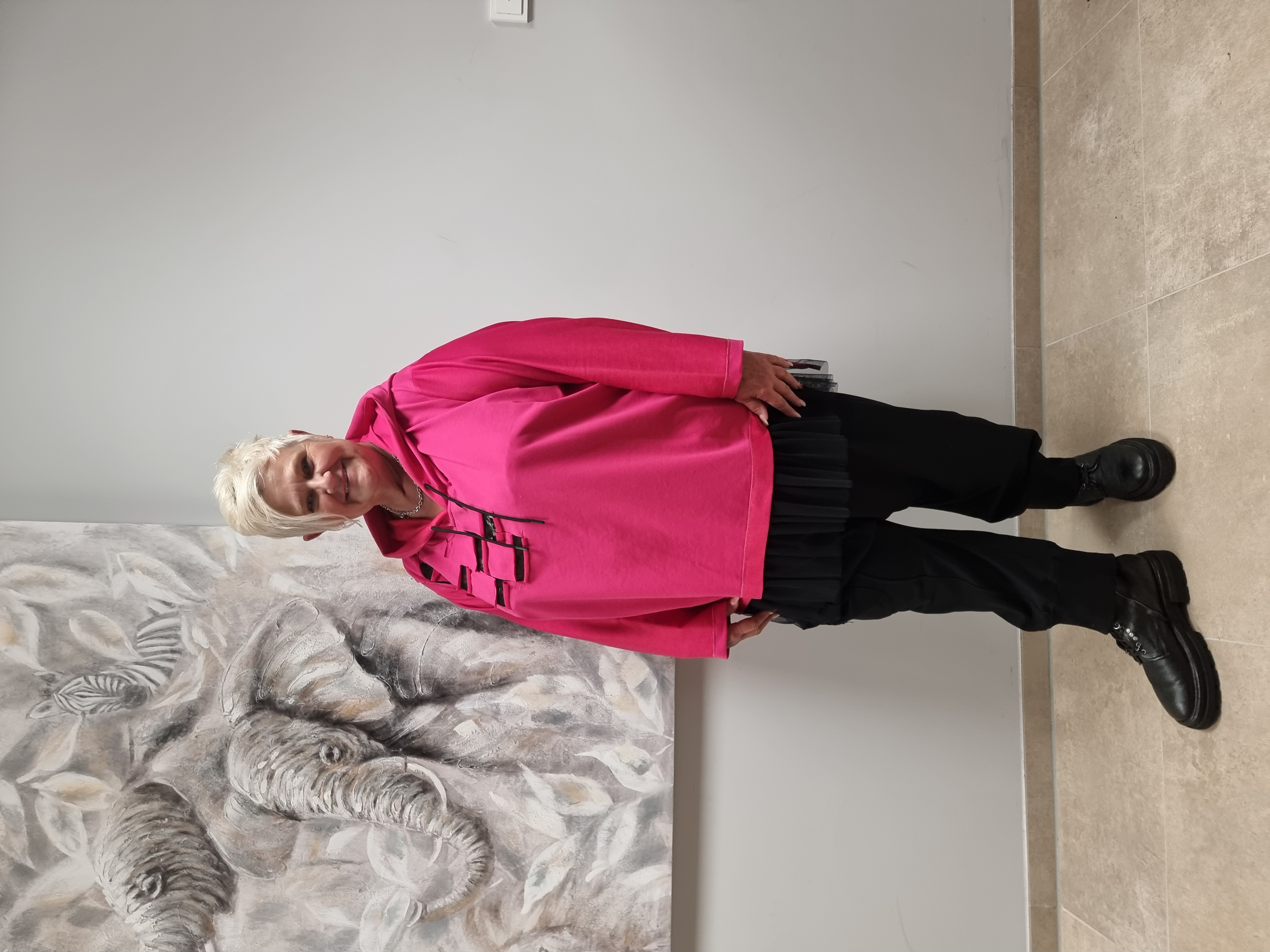 Hoodie mit Kapuze von CN-G in 4 Farben, 3 Größen bis Gr 58/60 mit Tülleinsätzen