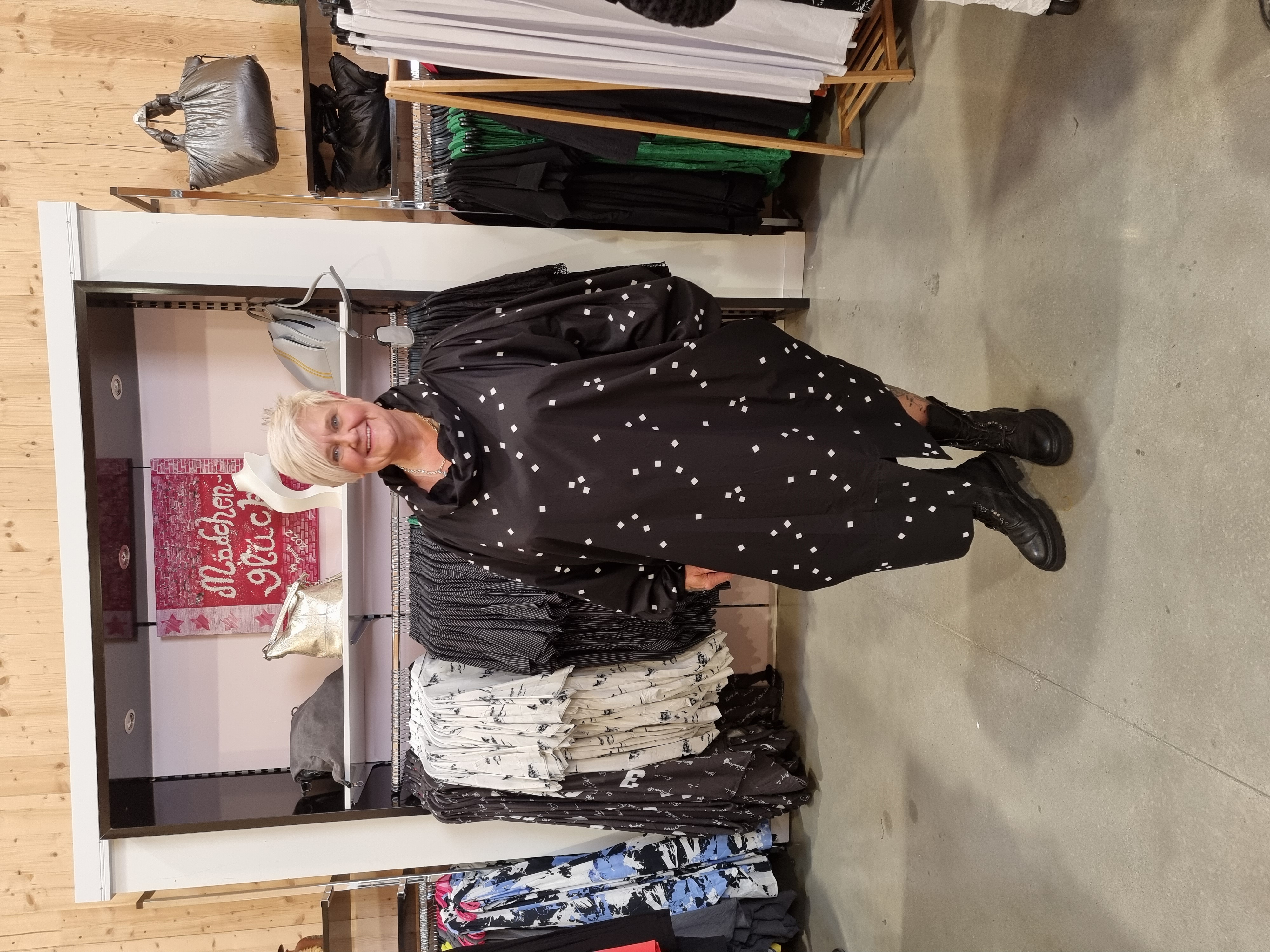 Kleid Tunika mit Cut Out in Schwarz Weiss mit Karo Design